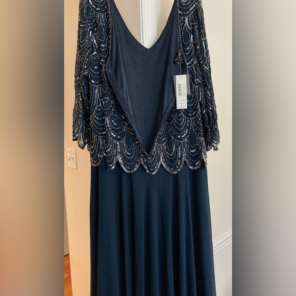 J Kara 3/4 Sleeve Scallop Beaded Pop Over Gown Navy Blue Size 20W - Picture 7 of 15